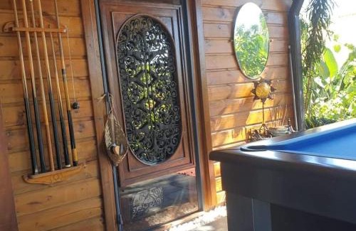 Bois de Nefles Casa | LA LIANE DE JADE 974 - Lodge "Ylang Ylang" piscine chauffée - jacuzzi privatif