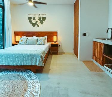 Ek Balam Village Apartamento | La Linda Luxury Two Story Apartment Huge Terrace Next to the Pool
