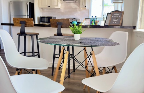 Los Angeles Casa | LA Living SoFI-LAX-Beach House w Gated Prkng