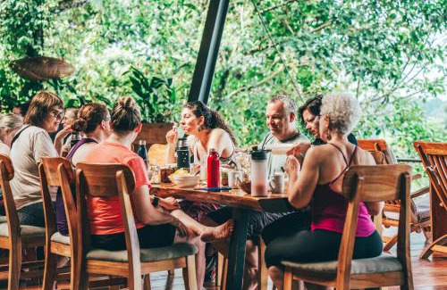 Isla Bastimentos Hotel | La Loma Jungle Lodge and Chocolate Farm