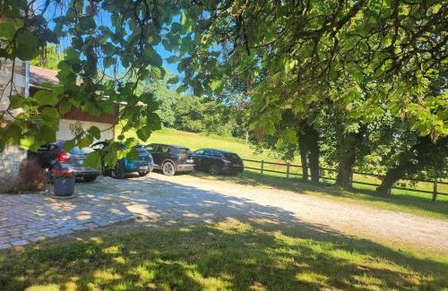 Saint-Leonard-de-Noblat Cama Y Desayuno | La Longère du cheval noir chambre d'hôtes référence et table d'hôtes, en pleine nature, proche d'une cité médièvale, parking couvert securisé