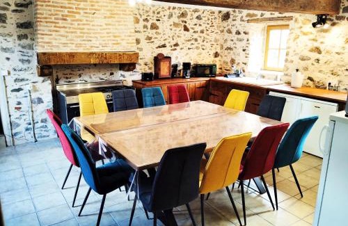 La Foret-sur-Sevre Casa | la longère du plessis Mornay, 30 min du Puy du fo, wifi, parking, jardin