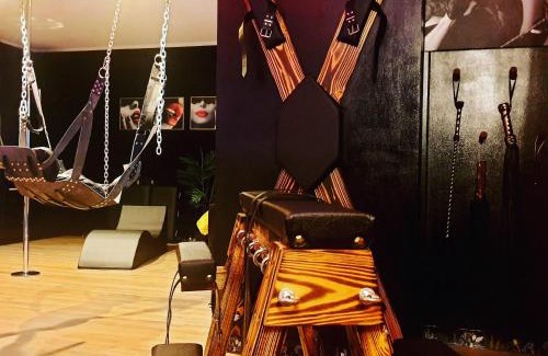 Le Piol Apartamento | La loveroom bdsm de Nice " la chambre luxe des désirs "