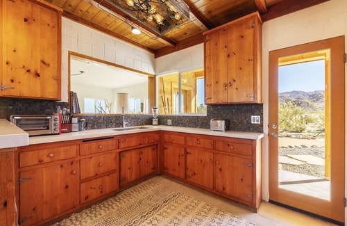 Panorama Heights Casa | 🌵La Luna Azul - A Private Home in the Boulders w/Hot Tub, Fire Pit and BBQ🌵