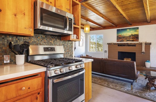 Panorama Heights Casa | 🌵La Luna Azul - A Private Home in the Boulders w/Hot Tub, Fire Pit and BBQ🌵