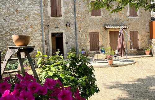 Vallon-Pont-d'Arc Casa | La Magnanerie 4* charming gîte