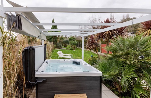 Saint-Meloir-des-Ondes Casa | La Maison Melo - Jacuzzi et Sauna - proche de la plage