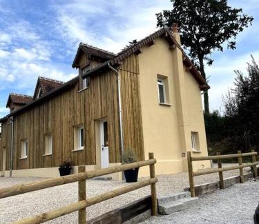 Saint-Martin-des-Pezerits Casa | La Maison du Perche avec Jacuzzi