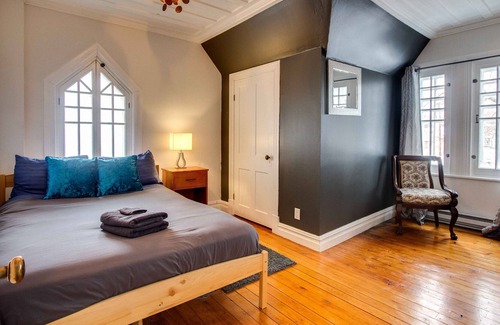 Quartier 5-4 Casa | La Maison Bleue - Period house near the Montmorency Falls