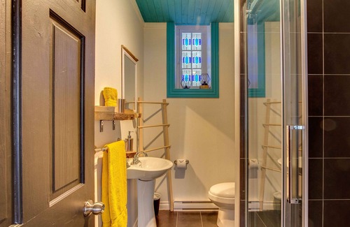 Quartier 5-4 Casa | La Maison Bleue - Period house near the Montmorency Falls