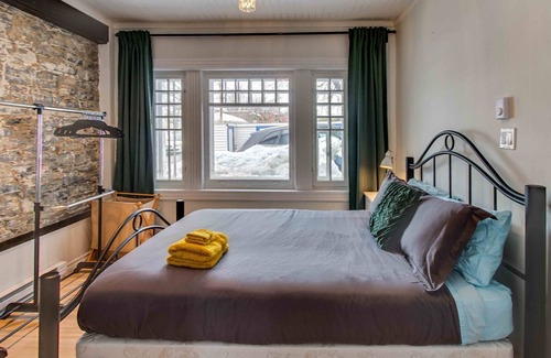 Quartier 5-4 Casa | La Maison Bleue - Period house near the Montmorency Falls