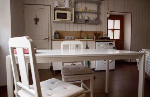 Saint-Euphrone Casa | La maison d'en face a cozy guesthouse