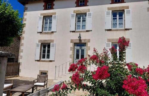 Burgnac Casa | La maison d'eugenie