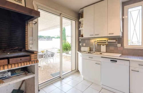 Saint-Pierre-la-Mer Casa | La Maison des Cades by Interhome