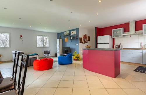 Sainte-Eulalie-en-Royans Casa | La maison dans les noyer