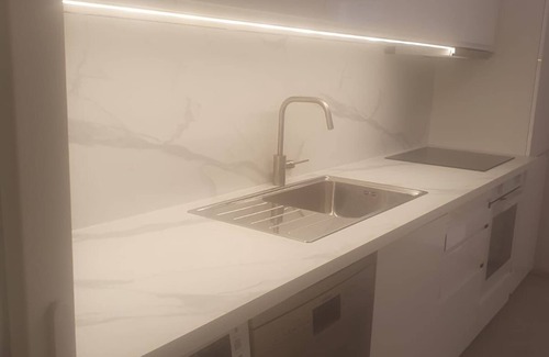 Ventabrun Apartamento | La Maison de Louise: Appartement Rénové, Élégant, Central, Mer & Plages Proches!