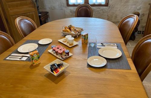 Pontarme Cama Y Desayuno | La Maison du Caillou
