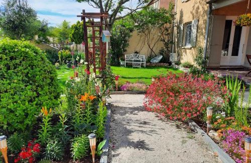 Morieres-les-Avignon Casa | La Maison du Chemin des Prairies