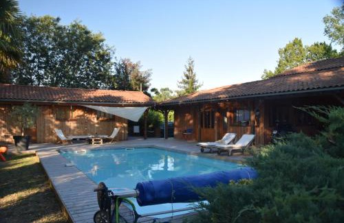 Saint-Jean-d'Illac Cama Y Desayuno | La Maison du Las
