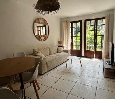 Saint-Guilhem-le-Desert Casa | La Maison de Faustin