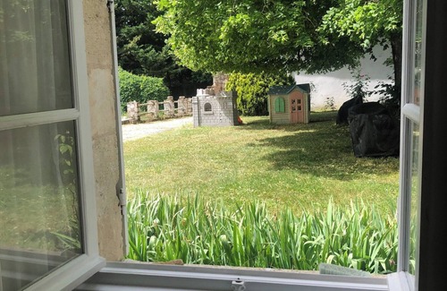 Saint-Seurin-de-Cadourne Cabaña | 'La Maison De Léandre - Medoc' con jardín privado y aire acondicionado