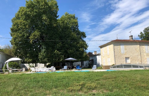 Saint-Seurin-de-Cadourne Cabaña | 'La Maison De Léandre - Medoc' con jardín privado y aire acondicionado
