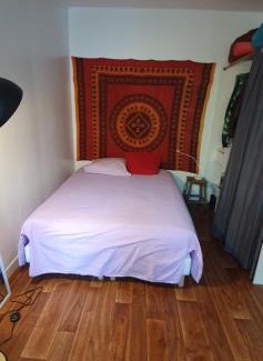 Montreuil Casa | La maison jaune près du métro