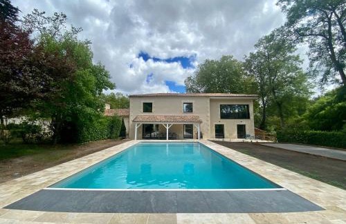 Verac Casa | La Maison L'Eperon, stylish 5 star villa surrounded by vineyard near Saint Emilion
