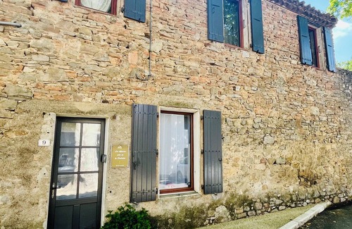 Talairan Casa | La Maison Près de la Fontaine