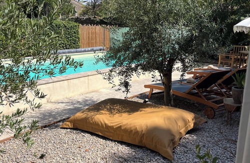 Talairan Casa | La Maison Près de la Fontaine