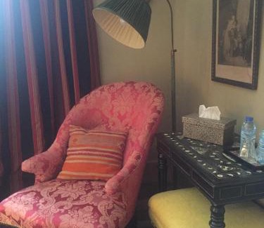 Faubourg Cama Y Desayuno | La Maison Rousseau Chambre d'hôtes