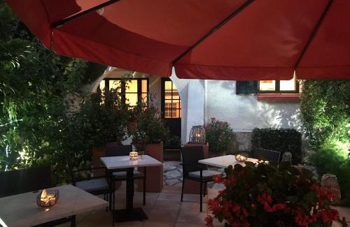Juan-les-Pins Hotel | La Marjolaine
