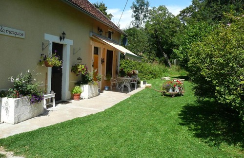 Dampierre-sous-Bouhy Casa | La Marquise, independent, two bedrooms and WIFI