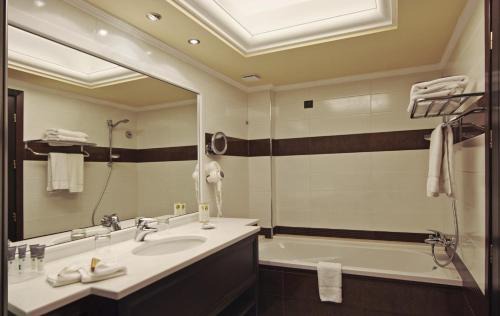Kallithea Complejo | La Marquise Luxury Resort Complex