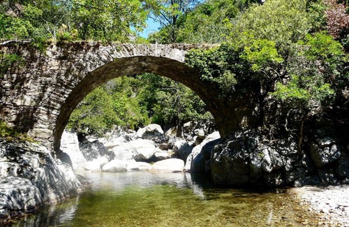 Olargues Casa | La Mazette, les pieds dans l'eau ! 12 Pers