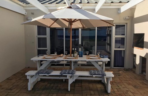 Sandbaai Casa | La Mer, a beautiful beachfront home in Sandbaai
