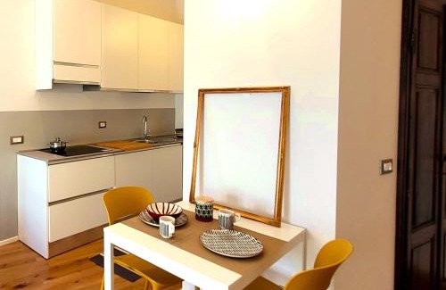 Isola Apartamento | La Milanese, Appartamento Moderno con Balcone - Metro Isola a 2 min