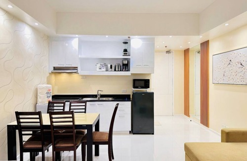 Lapu-Lapu Condominio | La Mirada Deluxe Suites with Oceanview