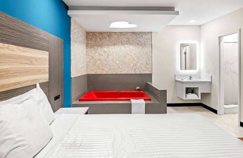 South Wrigley Hotel | La Mirage Inn - Long Beach