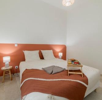 Faubourg Apartamento | La Nîmoise Appart Elégant , Clim MaisonCarréeConciergerie