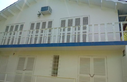 Alta Gracia Casa | La Paisanita con bajada propia al río