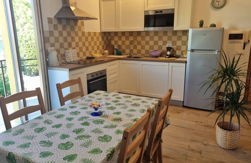 Porto Recanati Apartamento | La Palma Apart. in enchanting Porto Recanati with AC, hydromassage shower 2 bike