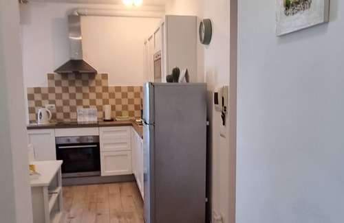 Porto Recanati Apartamento | La Palma Apart. in enchanting Porto Recanati with AC, hydromassage shower 2 bike