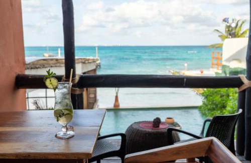 Punta Cancún Hotel | La Palma Beachfront Hotel Boutique - Self Check In
