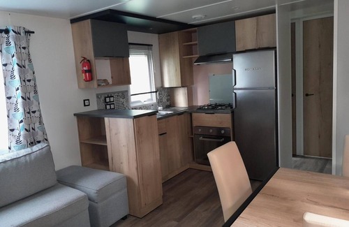 Les Mathes Alquiler De RV | Mobil Home 'La Palmyre - Les Mathes' con vistas al mar, Wi-Fi y aire acondicionado