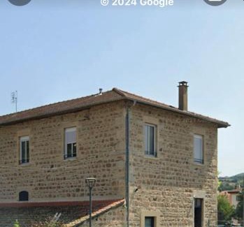 Sain-Bel Apartamento | La parenthèse dorée Studio à saint bel