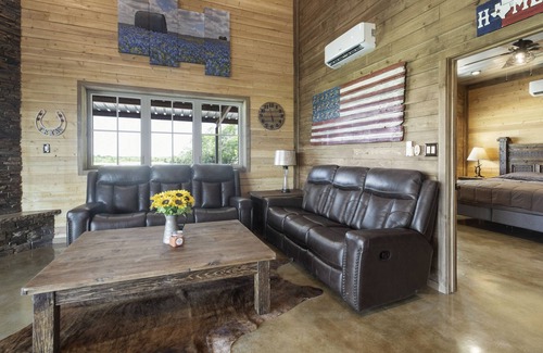 Dale Cabina | La Patrona Retreat in Austin