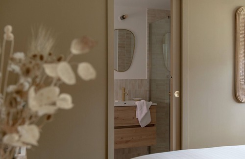 Centre Ville Casa | La Peniche - Bed And Bicycle - Vienne