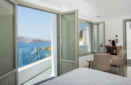 Oia Hotel | La Perla Villas and Suites - Adults Only