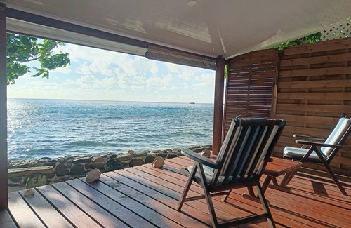 Pihaena Casa | La Perle de Moorea Fare MOANA ITI LAGON EDGE FOOT IN WATER OPUNOHU BAY